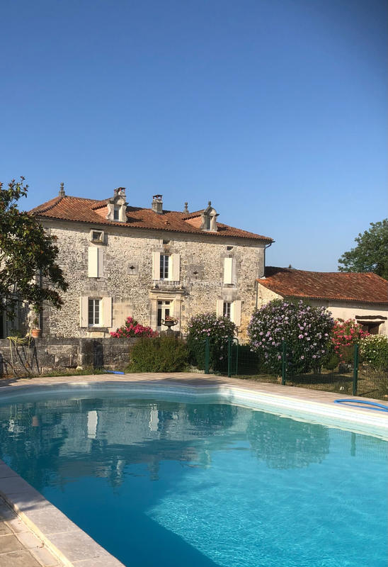 Maison - 278 m² - 12 pièces