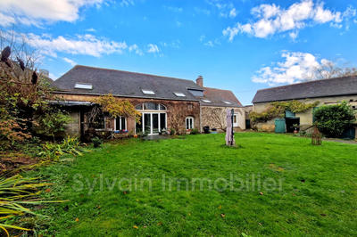 Maison - 243 m² - 10 pièces