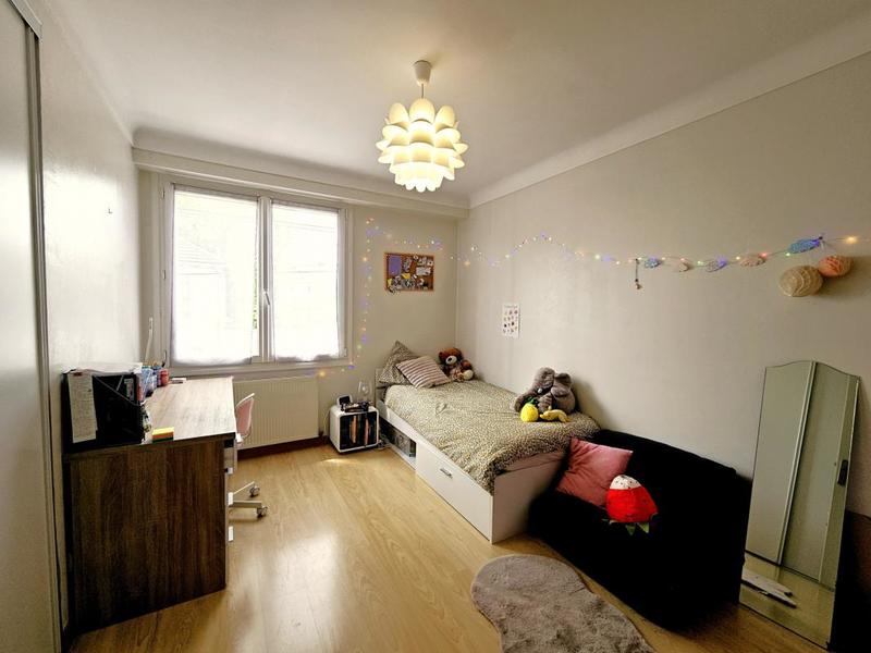 Maison - 204 m² - 9 pièces