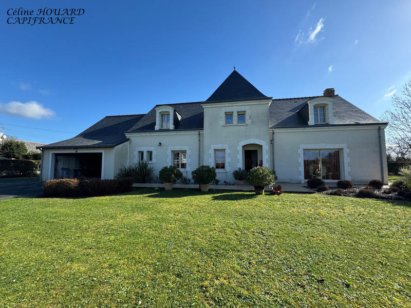 Maison - 270 m² - 9 pièces