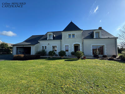 Maison - 270 m² - 9 pièces