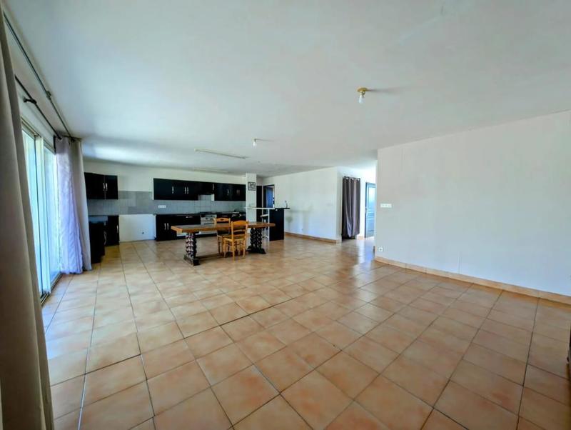 Maison - 220 m² - 9 pièces