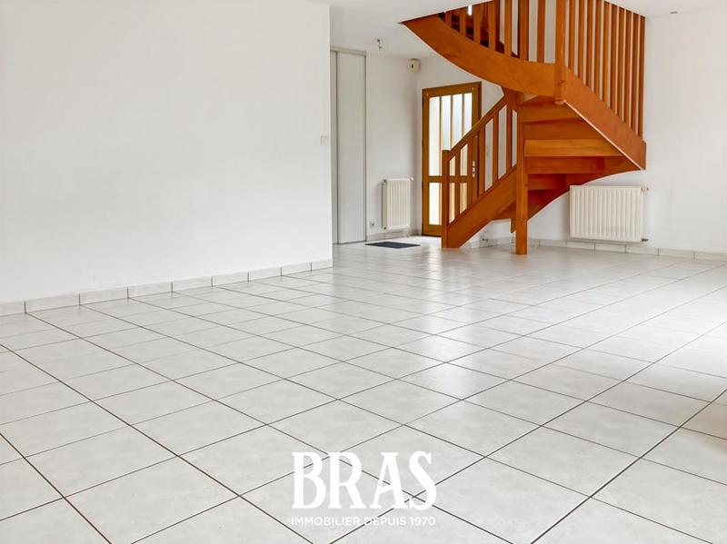 Maison - 98 m² - 5 pièces