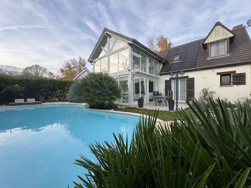 Maison - 166 m² - 7 pièces