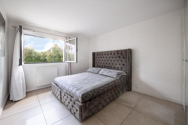 Maison - 350 m² - 5 pièces