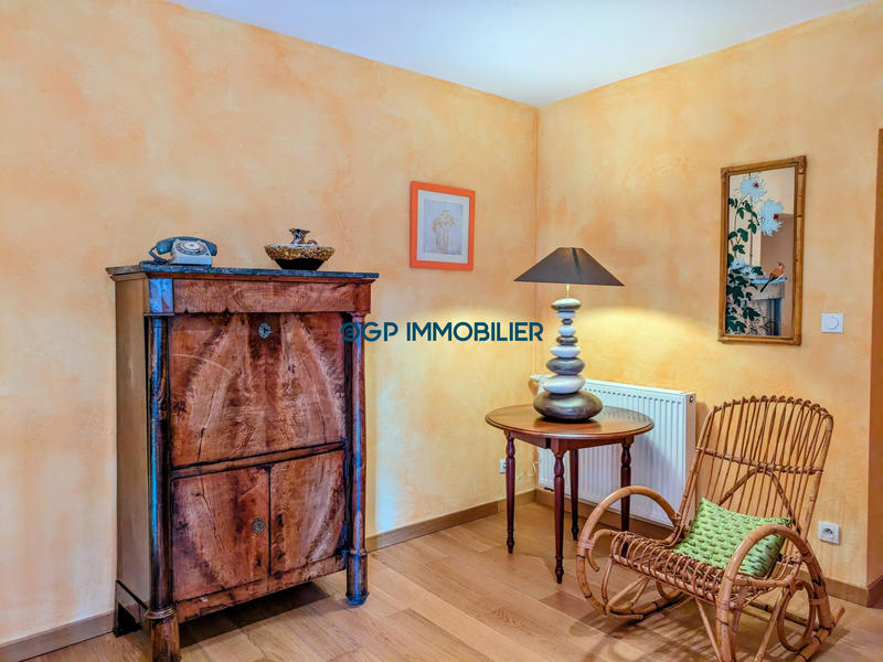 Maison - 340 m² - 8 pièces