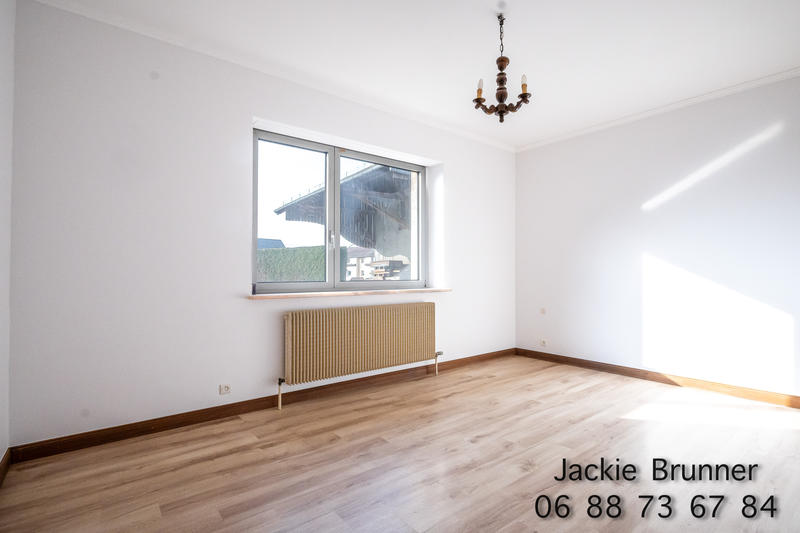 Maison - 220 m² - 6 pièces