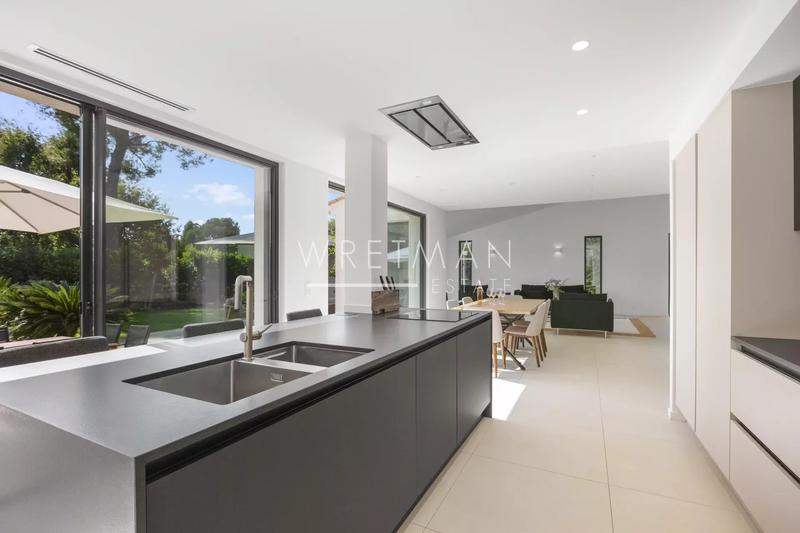 Villa - 220 m² - 6 pièces