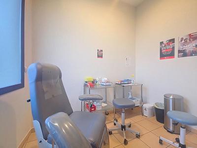 Local commercial - 151 m²