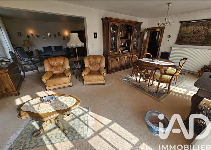 Maison - 223 m² - 8 pièces