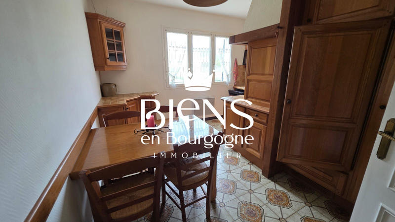 Maison traditionnelle - 174 m² - 7 pièces