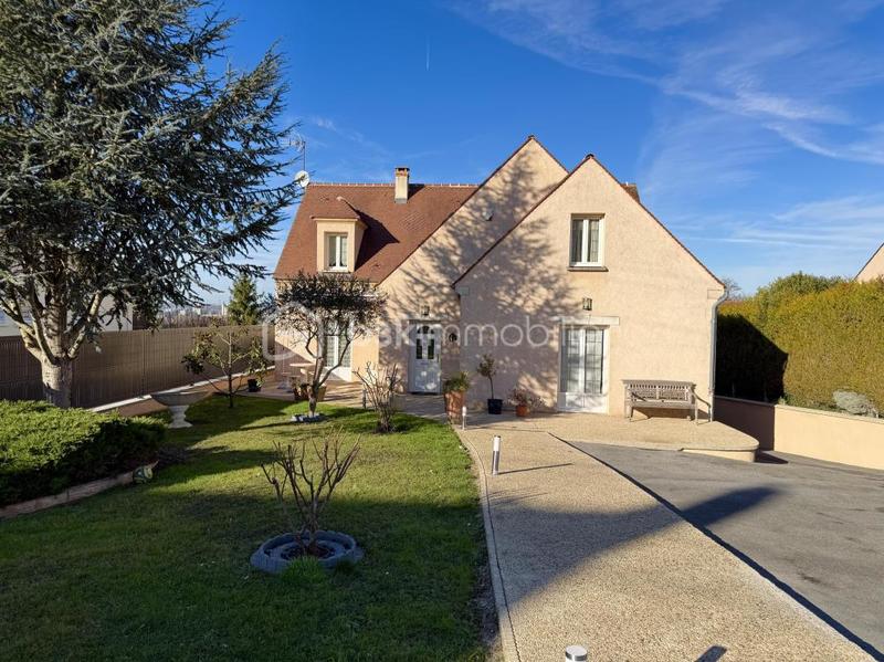 Maison - 205 m² - 8 pièces