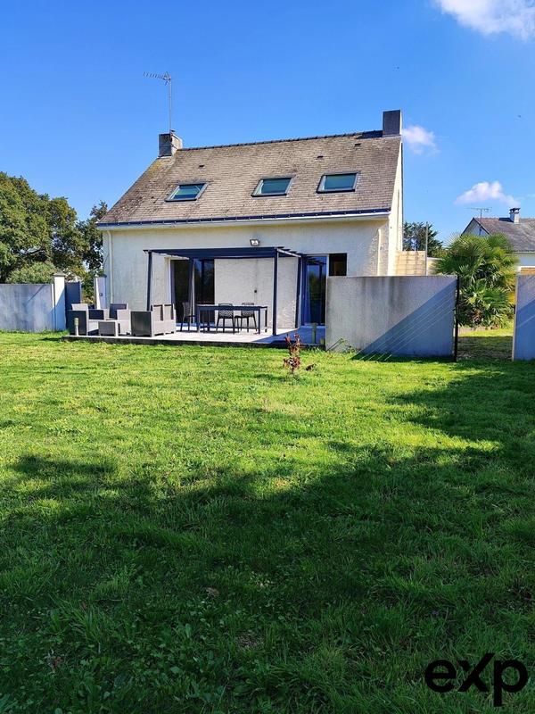 Maison traditionnelle - 110 m² - 8 pièces