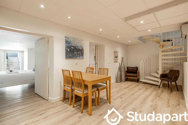 Appartement - 260 m² - 6 pièces