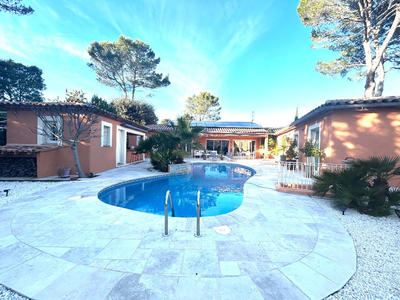 Maison - 200 m² - 6 pièces