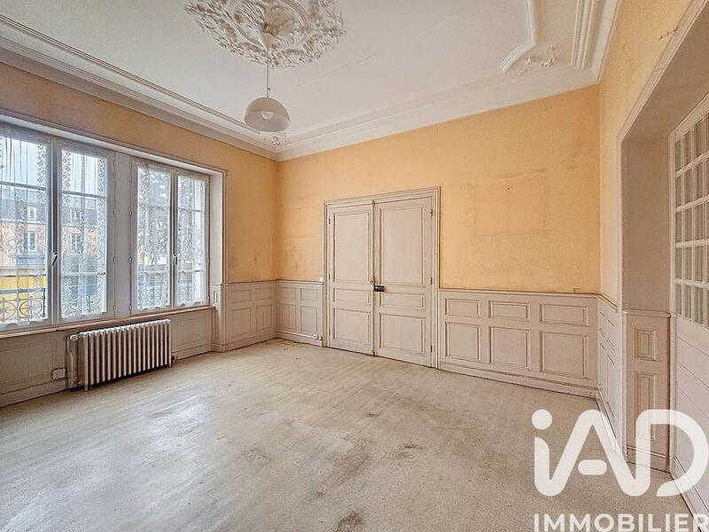 Maison - 239 m² - 11 pièces