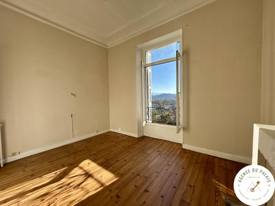 Appartement - 160 m² - 5 pièces