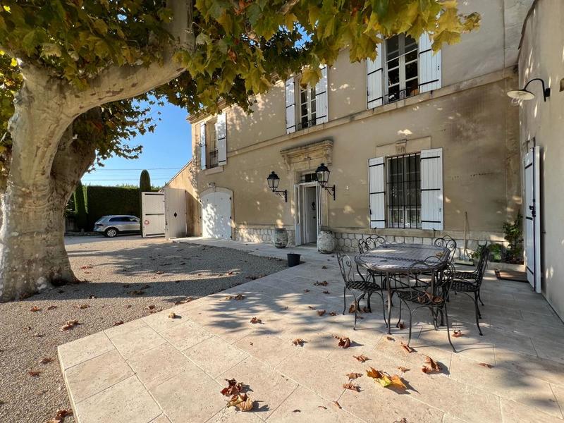 Mas - 262 m² - 8 pièces