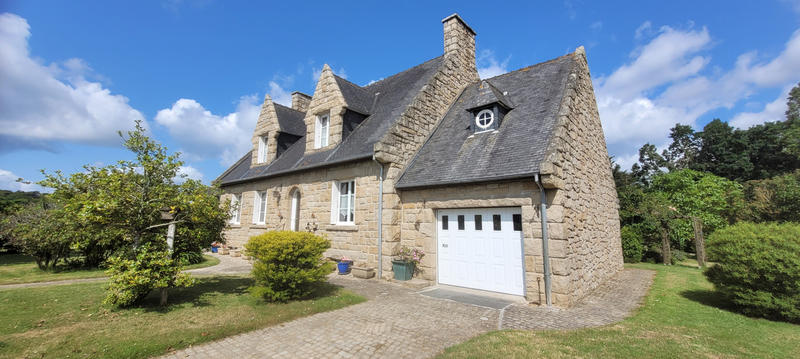 Maison - 145 m² - 9 pièces