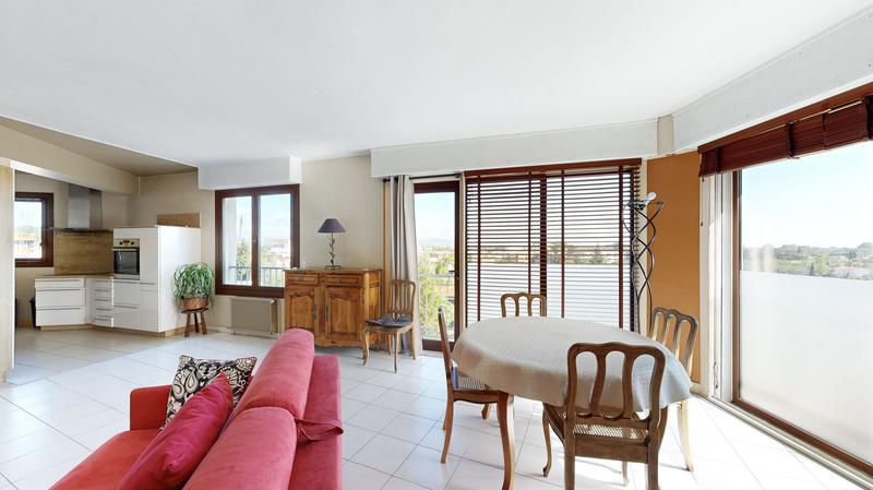 Appartement - 99 m² - 4 pièces