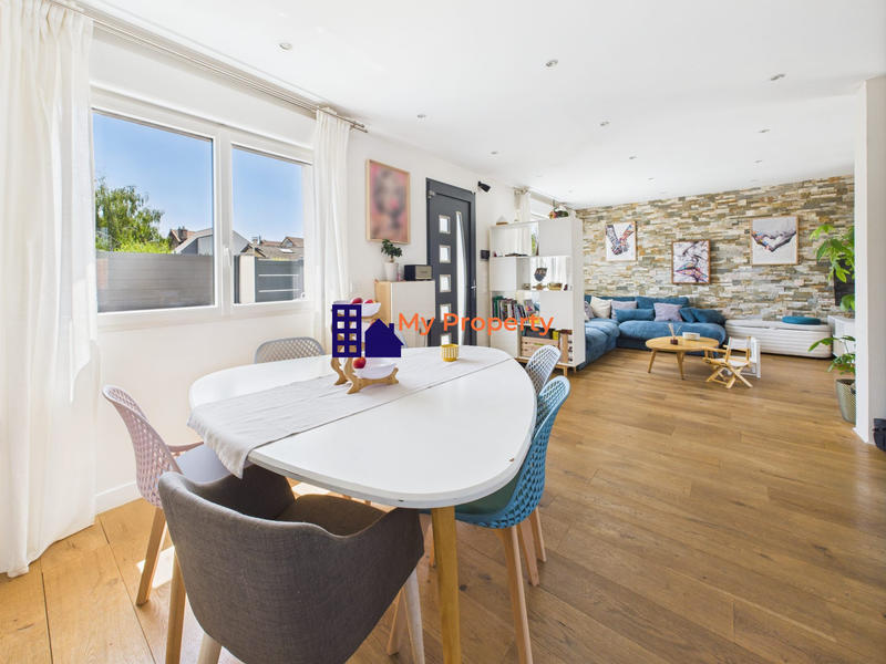 Maison - 147 m² - 10 pièces