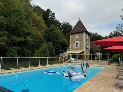 Maison - 225 m² - 8 pièces