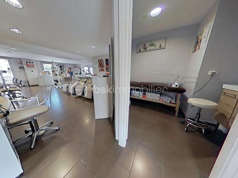 Beauté / Bien-être - 83 m²