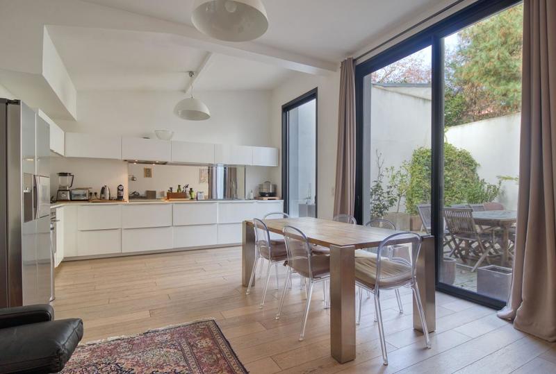 Maison - 220 m² - 6 pièces