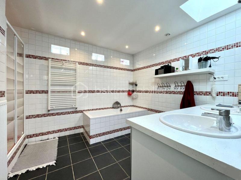 Maison - 147 m² - 6 pièces