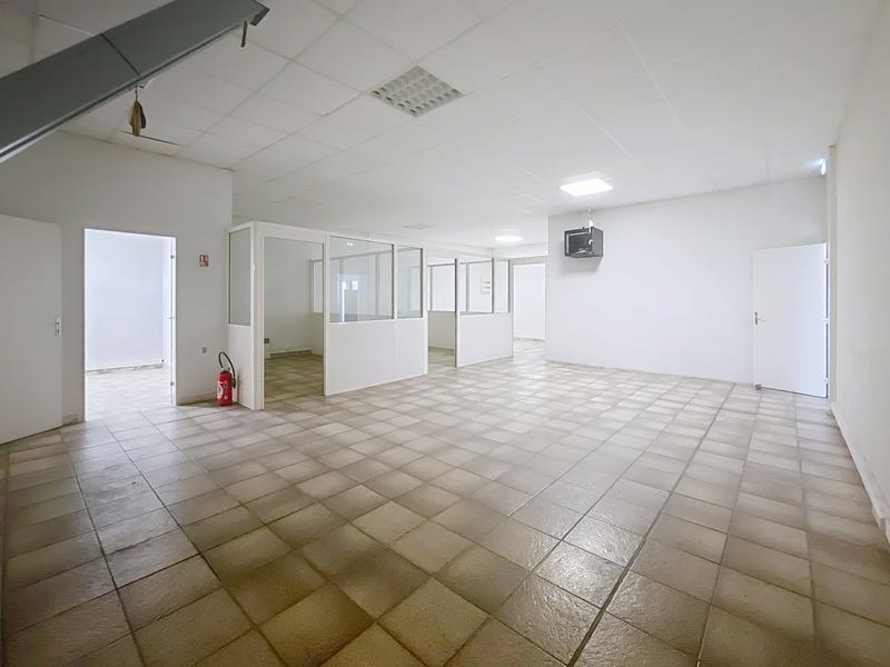 Local commercial - 248 m² - 7 pièces