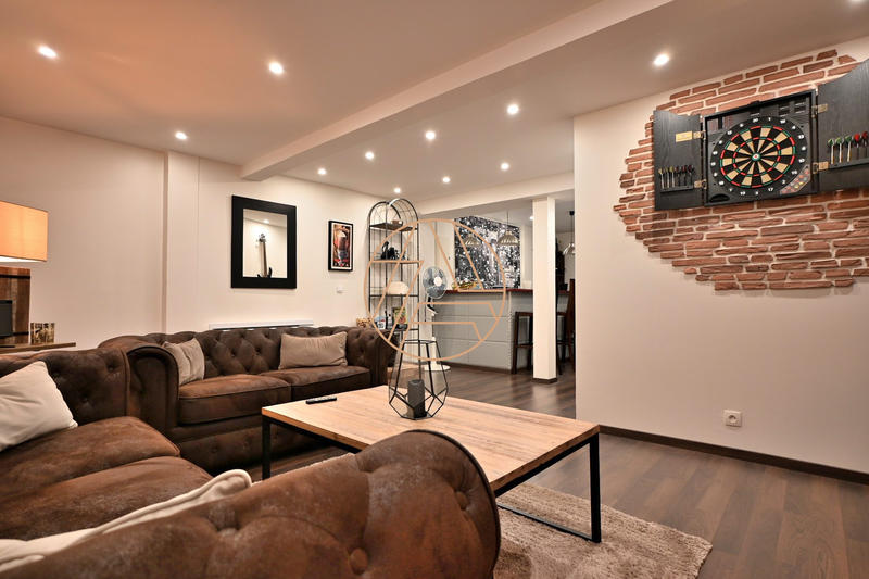 Loft - 202 m² - 8 pièces