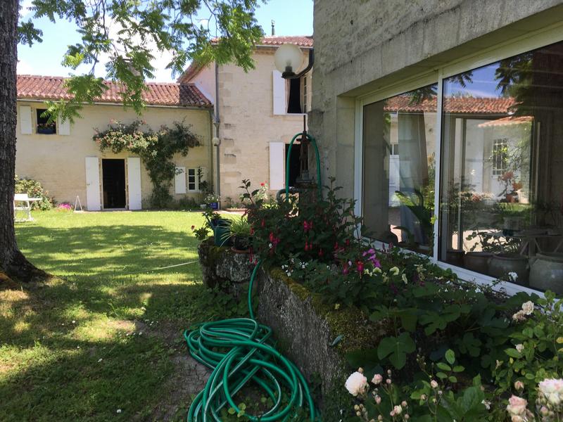 Maison ancienne - 725 m² - 12 pièces