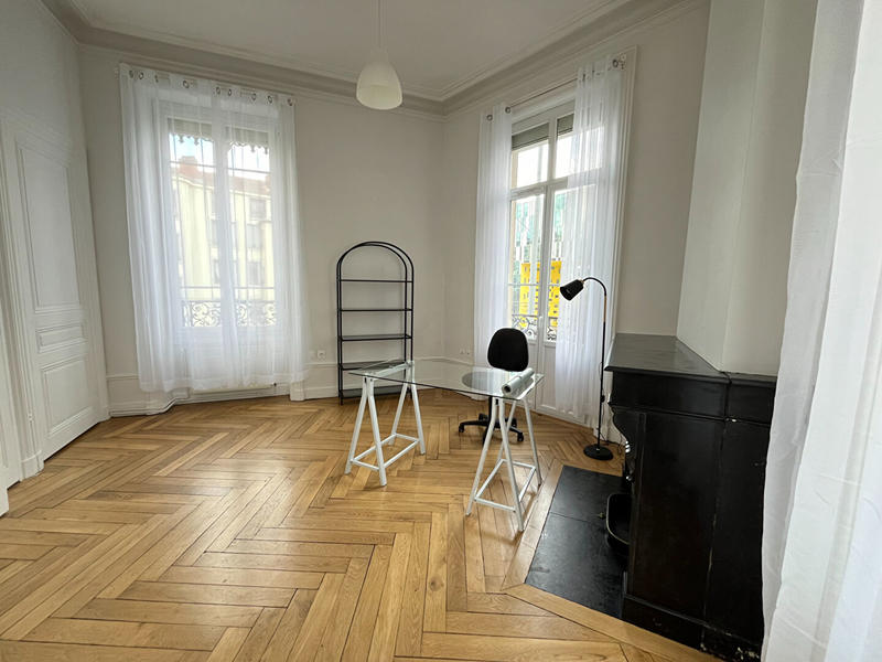 Appartement - 75 m² - 3 pièces