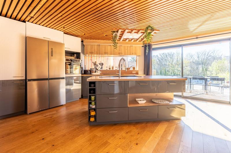 Maison - 140 m² - 5 pièces