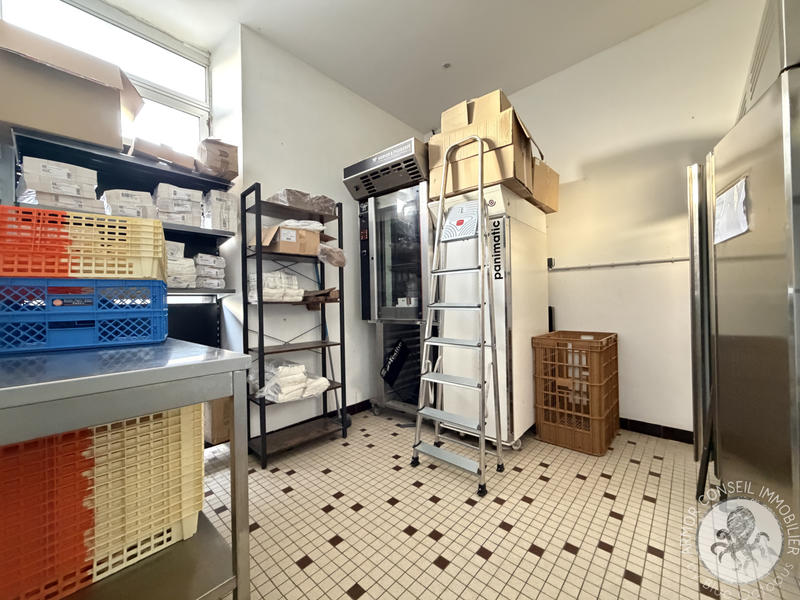 Fonds de commerce - Magasins - 65 m²