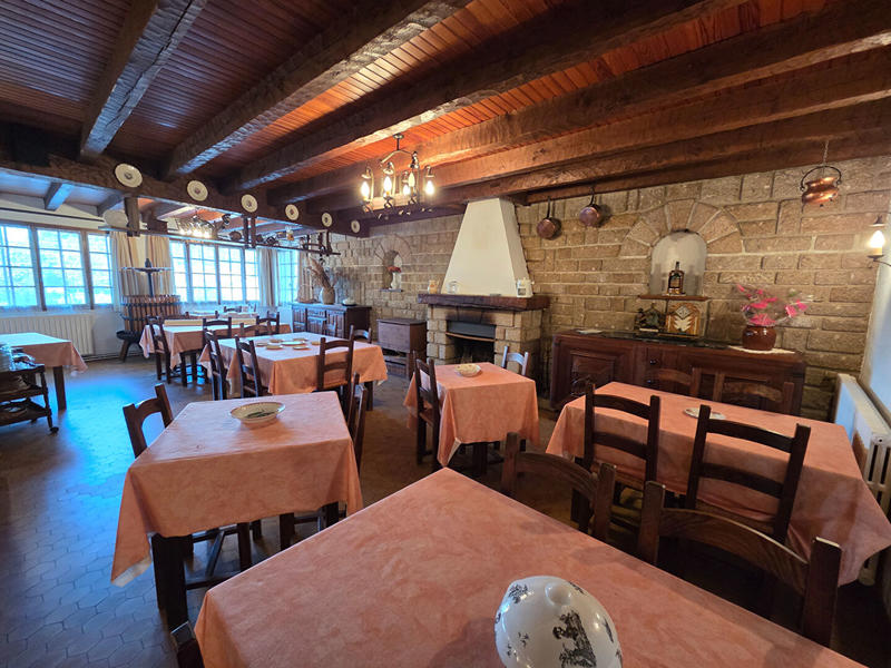 Maison - 300 m² - 6 pièces