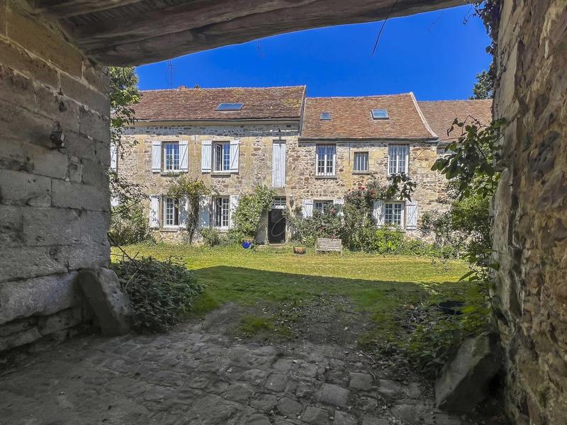 Maison - 383 m² - 17 pièces