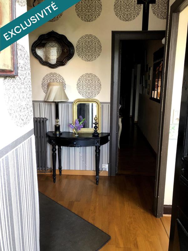 Maison - 225 m² - 9 pièces