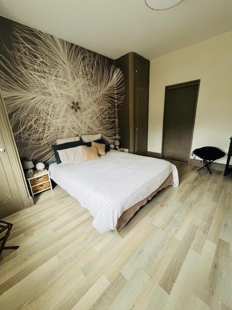 Maison - 220 m² - 7 pièces