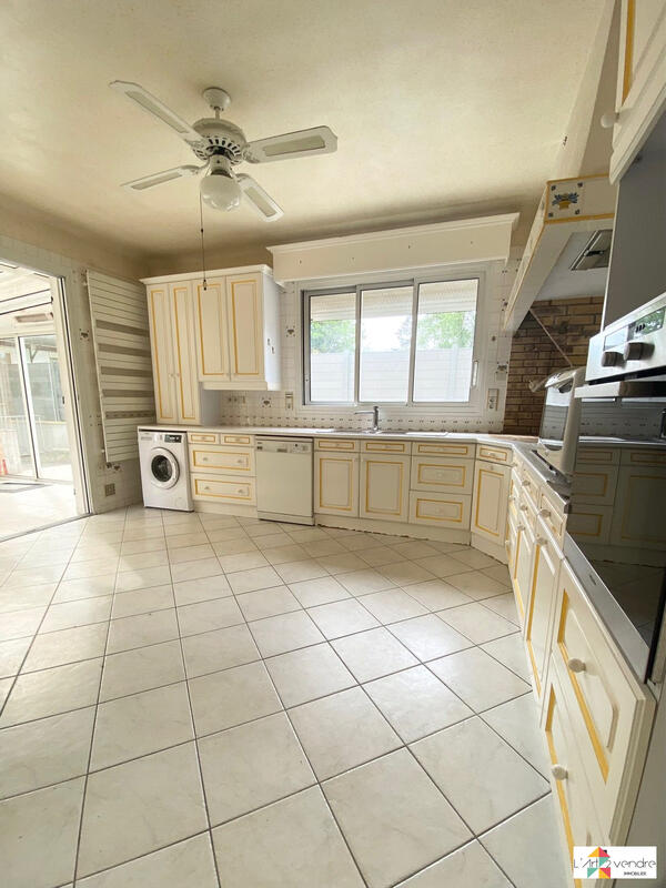 Maison traditionnelle - 177 m² - 7 pièces