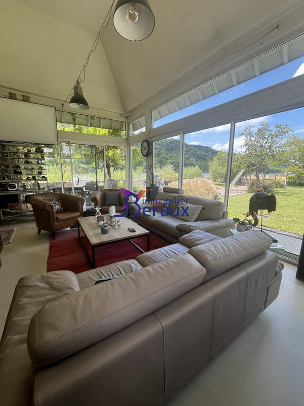 Maison - 327 m² - 10 pièces