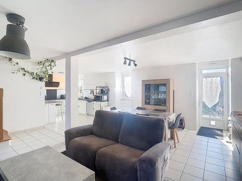 Maison - 104 m² - 6 pièces