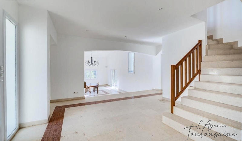 Villa - 231 m² - 6 pièces