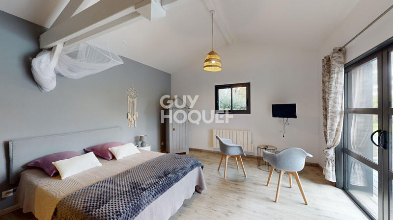 Maison - 230 m² - 5 pièces