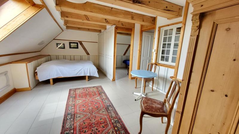 Maison - 348 m² - 8 pièces