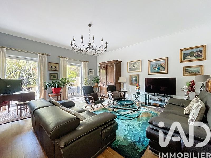 Maison - 181 m² - 7 pièces