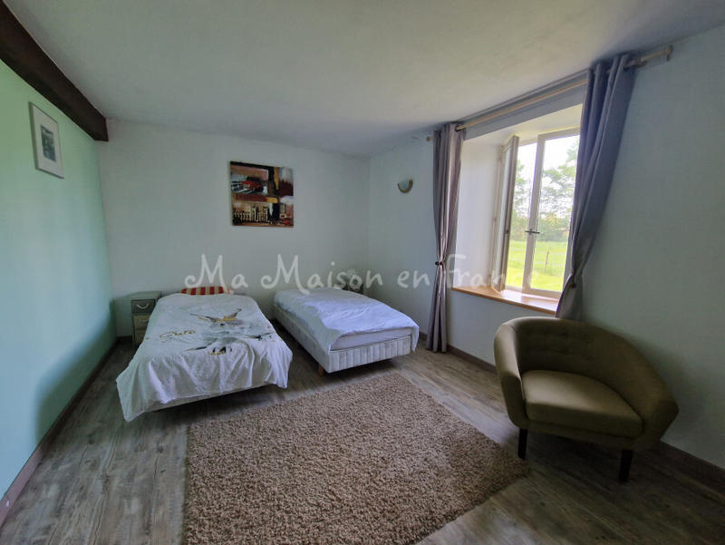 Maison - 420 m² - 12 pièces