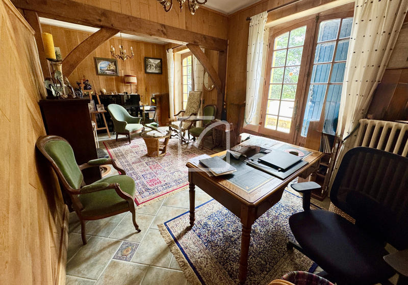 Maison - 336 m² - 12 pièces