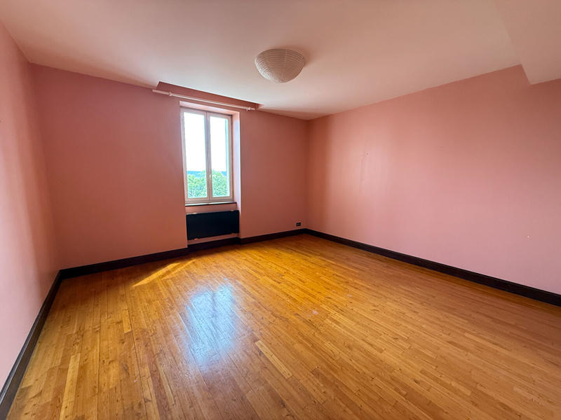 Maison - 228 m² - 9 pièces