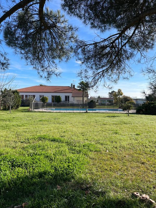 Maison - 212 m² - 7 pièces